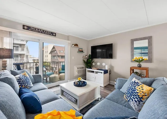 Exquisite Ocean View Condo With Pool
