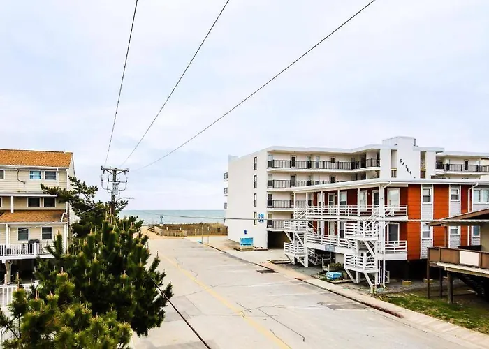 The Orange Crush - 5Br Beachfront Family Retreat