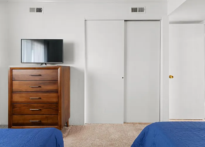 Ocean View 2-Bedroom Condo At Excalibur Perfect Coastal Getaway